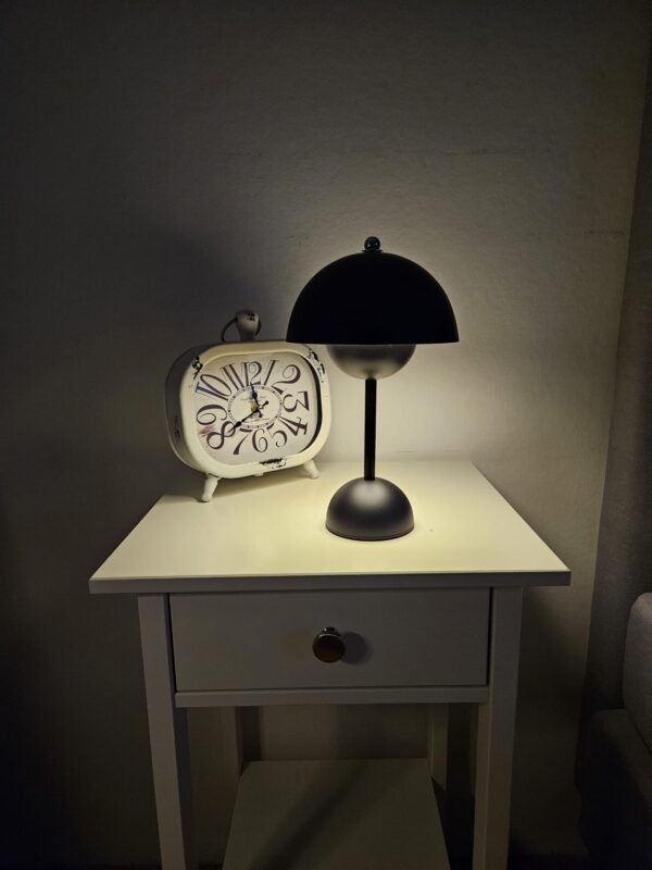 Bordslampa Lisa - Trådlös och Bärbar - 3 olika färgsken - Bild 17