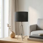 Modern Trebent Bordslampa med Teleskopstång och Textilskärm – Justerbar Höjd i Stilren Design